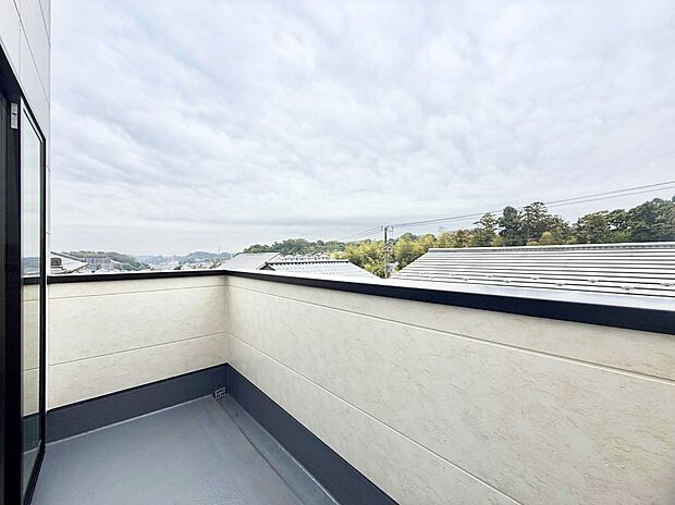 ■ 季節の移ろいを感じられる開放的な空間です