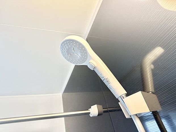 ■手元で簡単に止水できるため、水の無駄遣いを減らすことができます。