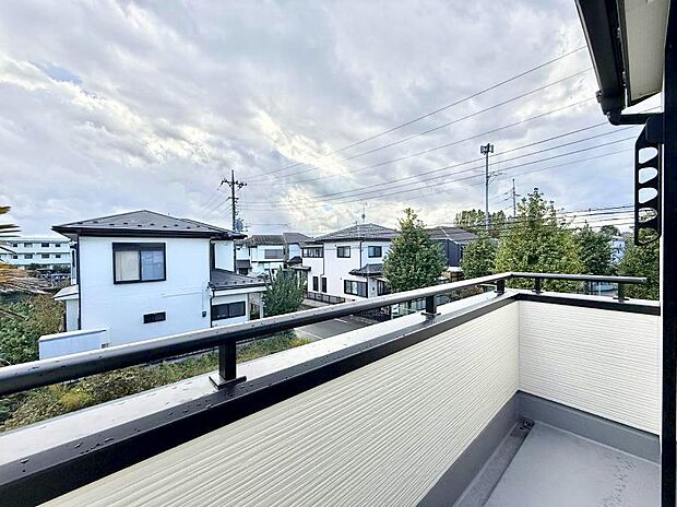 ■ 季節の移ろいを感じられる開放的な空間です