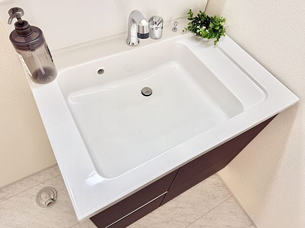 ■手洗いや顔を洗う時も快適に使える便利なシャワー