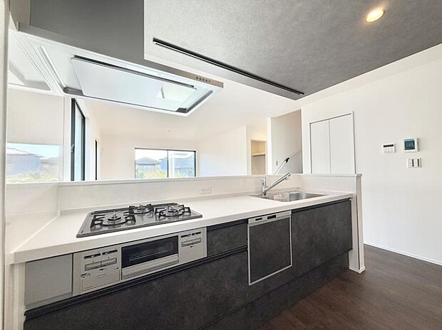 ■シンプルで美しく心地よい時間を生むキッチン空間