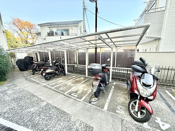 ■自転車を使うご家族にも安心の駐輪スペースを敷地内にご用意