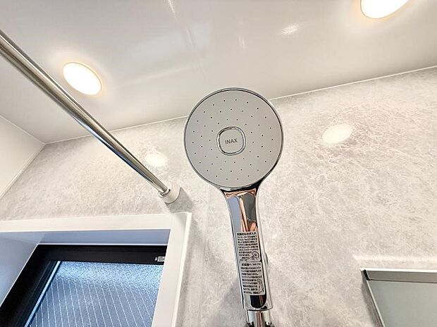 ■手元で簡単に止水できるため、水の無駄遣いを減らすことができます。