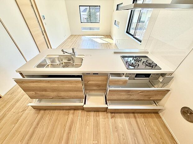 ■シンプルで機能的、毎日使いやすいキッチン