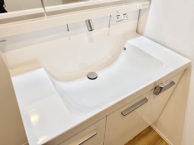 ■手洗いや顔を洗う時も快適に使える便利なシャワー