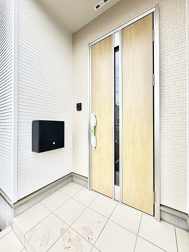 ■ 家族とゲストをやさしく迎える、心温まる玄関