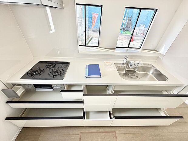 ■家族の絆を深める、温もりのあるキッチン