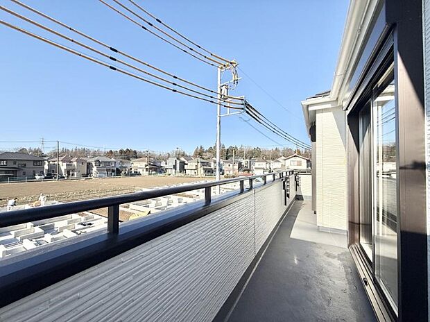 ■ 季節の移ろいを感じられる開放的な空間です