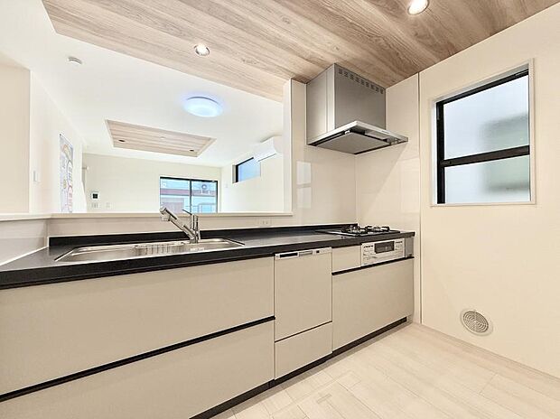 ■家族の絆を深める、温もりのあるキッチン