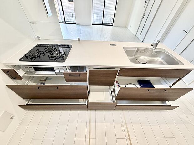 ■シンプルで機能的、毎日使いやすいキッチン