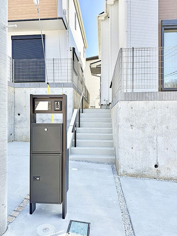 ■ シンプルで美しく、住まいの第一印象を彩る玄関です