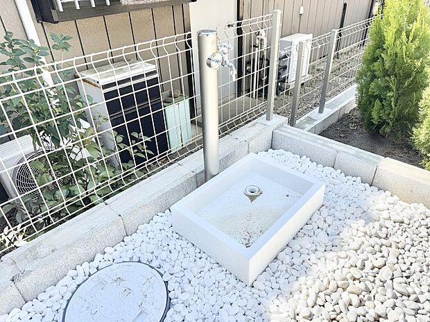 ■ガーデニングや洗車などの際に大活躍な屋外立水栓