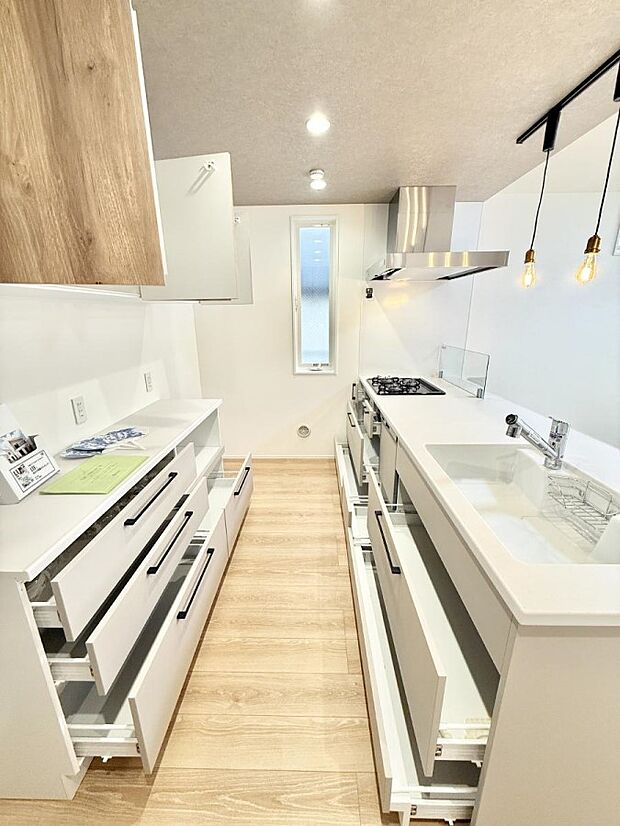 ■美味しい時間が生まれる、笑顔あふれるキッチン