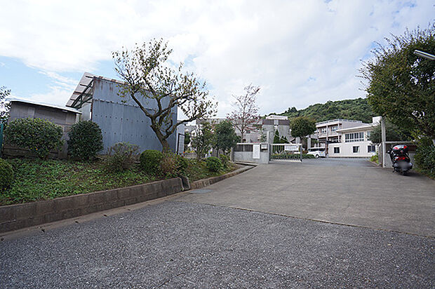 小学校 300m 中井町立中村小学校