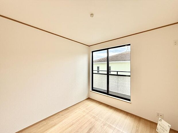 ■シンプルな空間で、収納付きベッドやデスクなど、多機能な家具を活用しやすいです