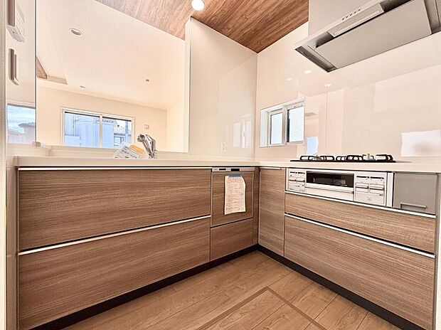 ■シンプルで機能的、毎日使いやすいキッチン