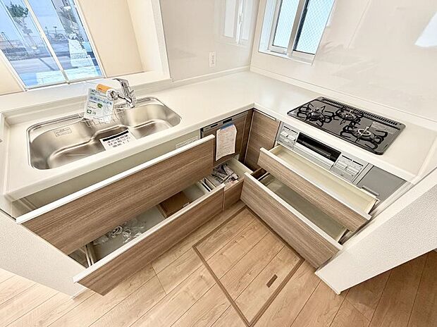 ■家族の絆を深める、温もりのあるキッチン