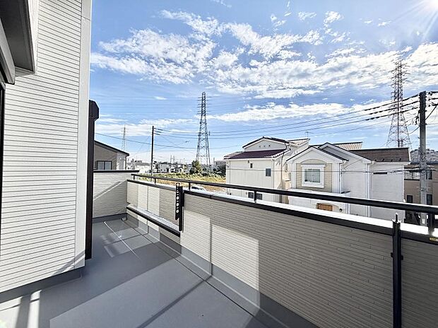 ■ 季節の移ろいを感じられる開放的な空間です