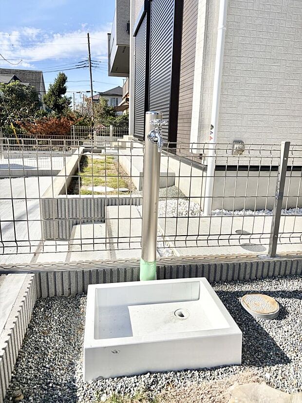 ■ガーデニングや洗車などの際に大活躍な屋外立水栓