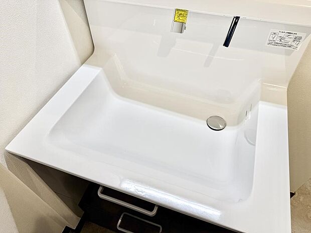 ■細かい部分まで洗いやすく便利なハンドシャワー付き