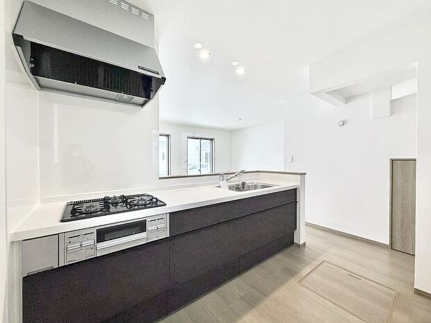 ■シンプルで機能的、毎日使いやすいキッチン