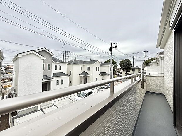 ■ 季節の移ろいを感じられる開放的な空間です