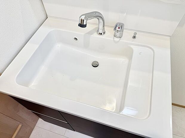 ■手洗いや顔を洗う時も快適に使える便利なシャワー