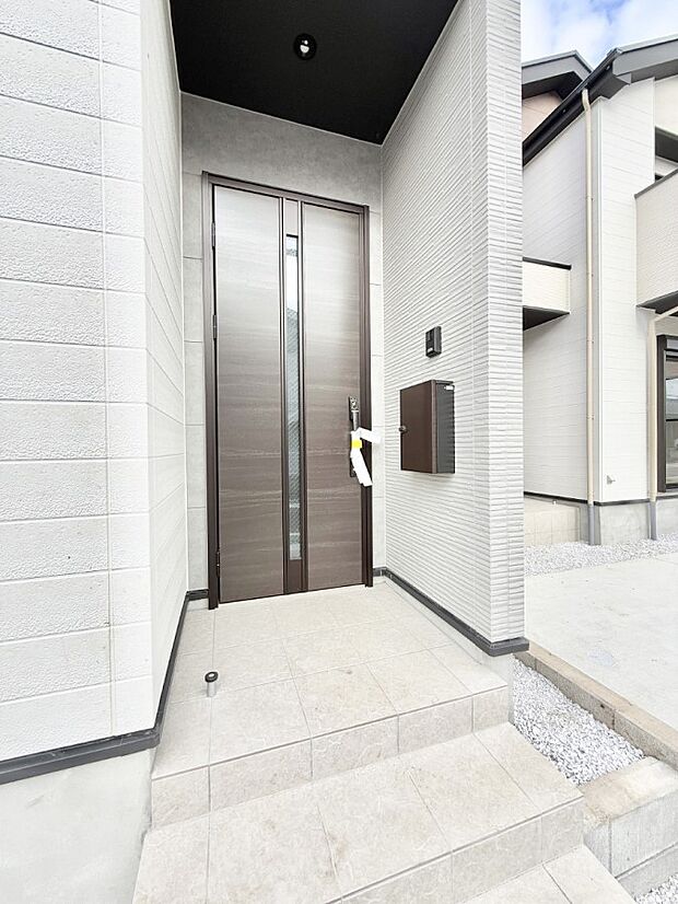 ■ 心地よい暮らしへとつながる、温かい玄関