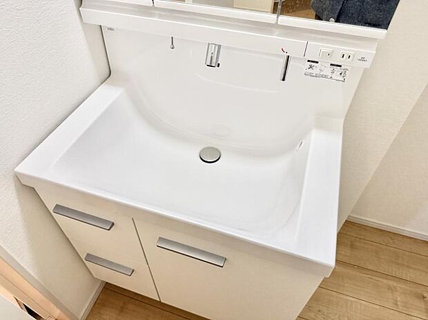 ■手洗いや顔を洗う時も快適に使える便利なシャワー