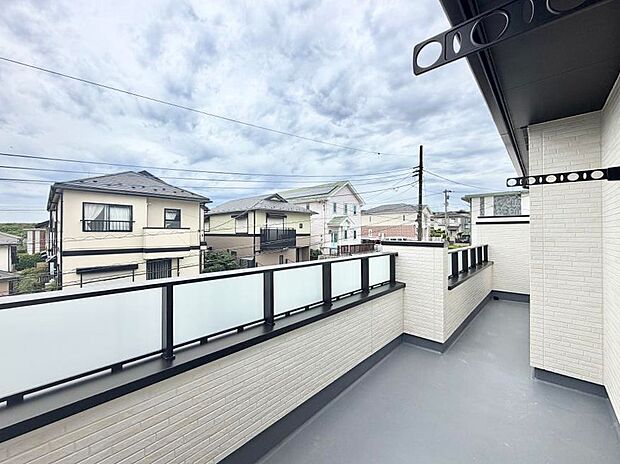 B号棟  ■ 季節の移ろいを感じられる開放的な空間です
