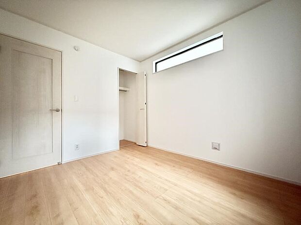 ■シンプルな空間で、収納付きベッドやデスクなど、多機能な家具を活用しやすいです