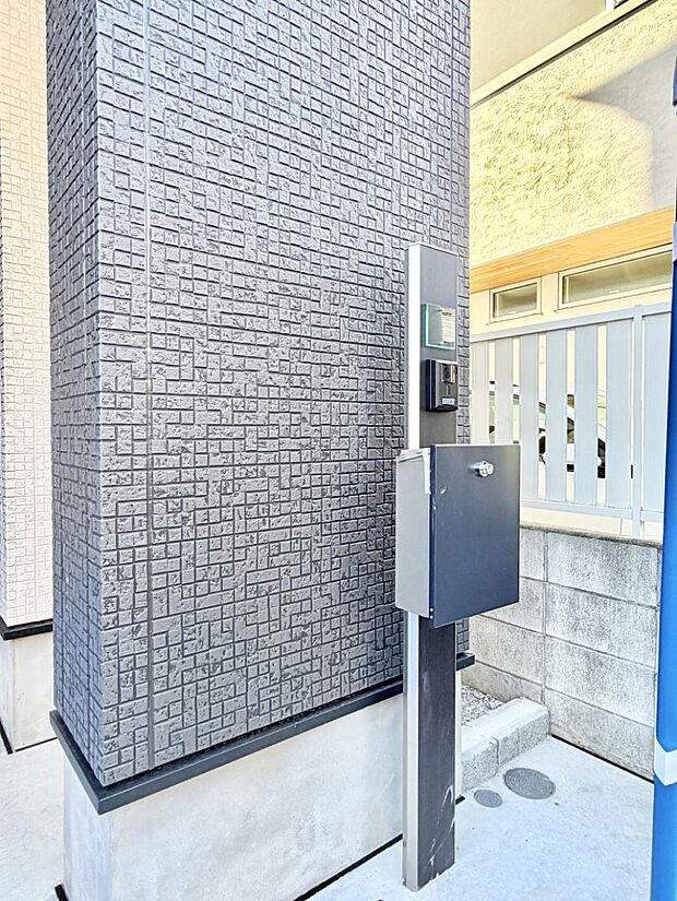 ■ シンプルで美しく、住まいの第一印象を彩る玄関です