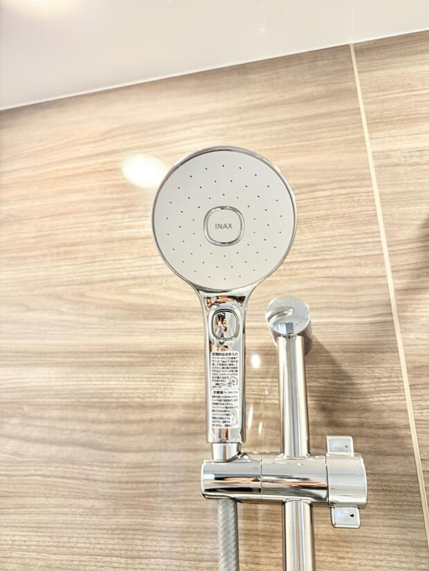 ■手元で簡単に止水できるため、水の無駄遣いを減らすことができます。