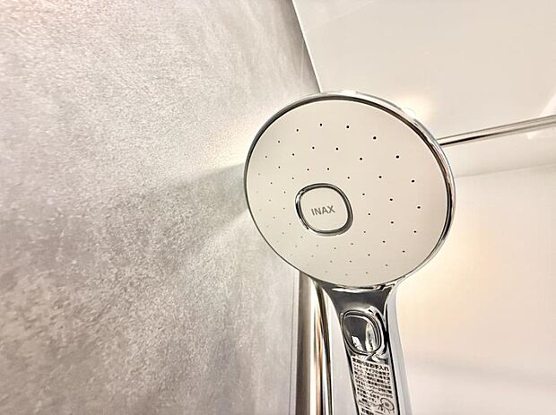 ■手元で簡単に止水できるため、水の無駄遣いを減らすことができます。