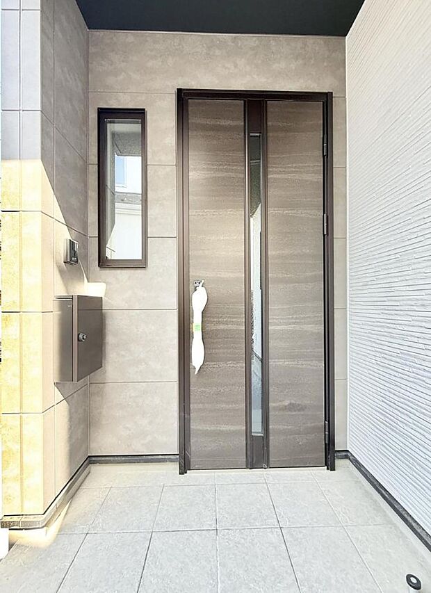 ■ 家族とゲストをやさしく迎える、心温まる玄関