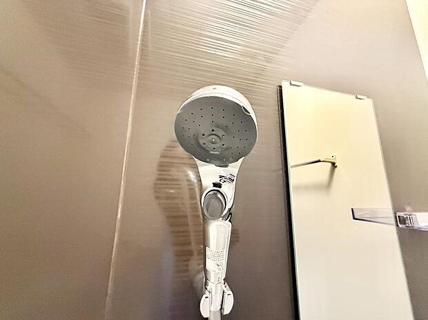 ■手元で簡単に止水できるため、水の無駄遣いを減らすことができます。