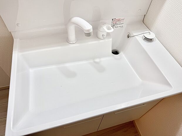 ■手洗いや顔を洗う時も快適に使える便利なシャワー