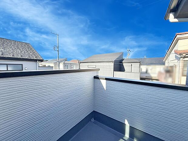 ■ 季節の移ろいを感じられる開放的な空間です