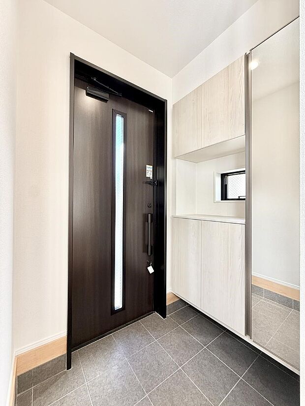 ■ 毎日を気持ちよく迎える、明るく温もりのある玄関