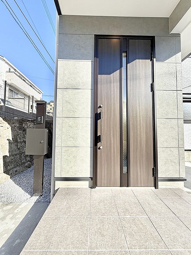 ■ 家族とゲストをやさしく迎える、心温まる玄関