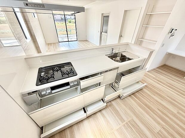 ■シンプルで機能的、毎日使いやすいキッチン