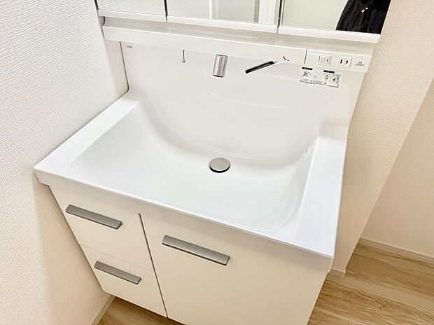 ■手洗いや顔を洗う時も快適に使える便利なシャワー