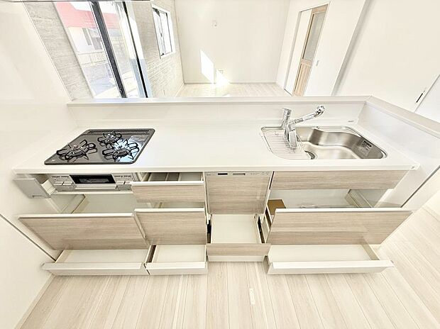 ■シンプルで機能的、毎日使いやすいキッチン