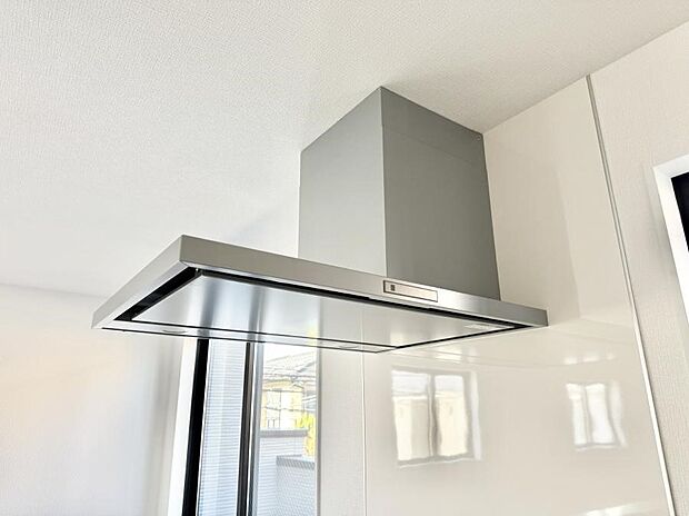 ■フードに覆われている為、匂いが換気扇に誘導され、効率的に排煙ができます