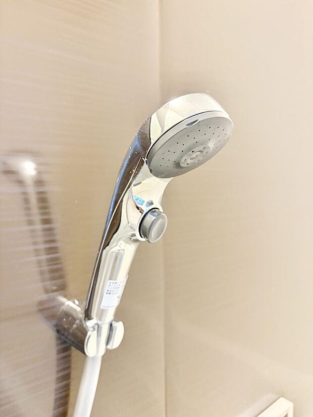 ■手元で簡単に止水できるため、水の無駄遣いを減らすことができます。