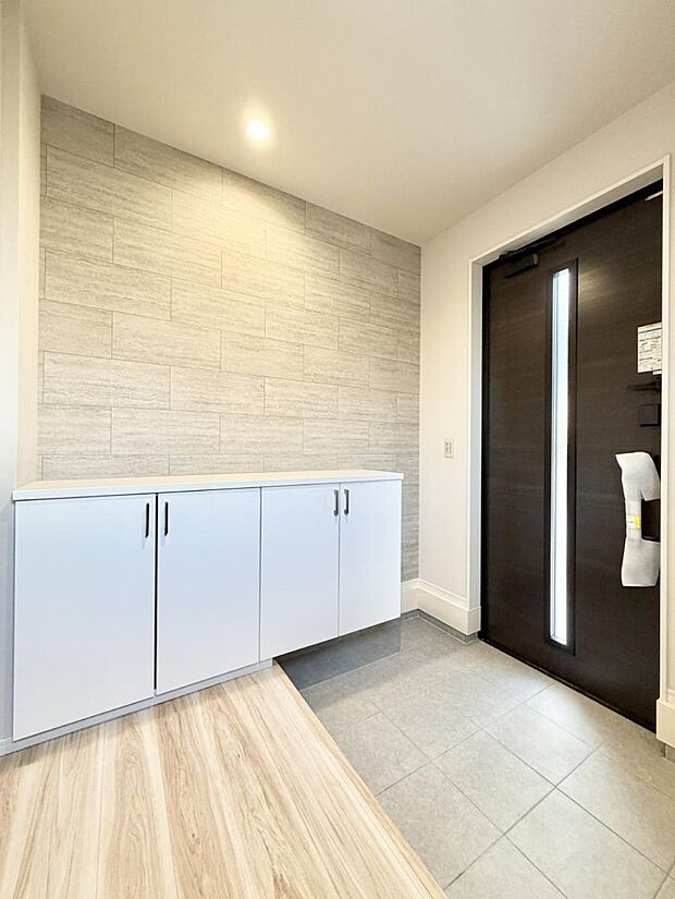 ■ 毎日を気持ちよく迎える、明るく温もりのある玄関