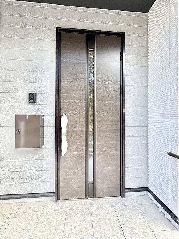 ■ 心地よい暮らしへとつながる、温かい玄関