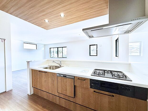 ■シンプルで美しく心地よい時間を生むキッチン空間