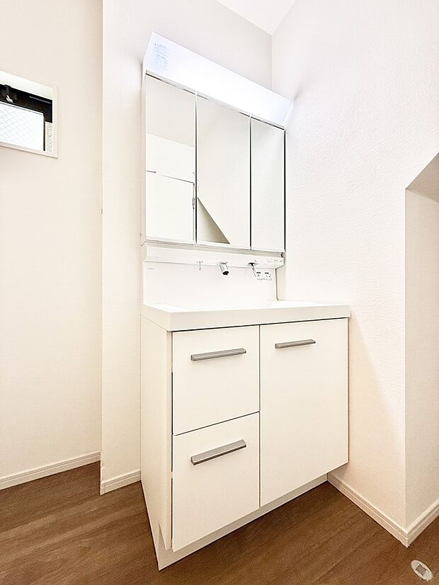 ■明るい洗面所は毎朝の歯磨きも楽しくできちゃいそうです♪