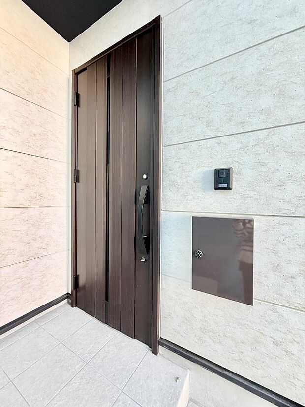 ■ 心地よい暮らしへとつながる、温かい玄関